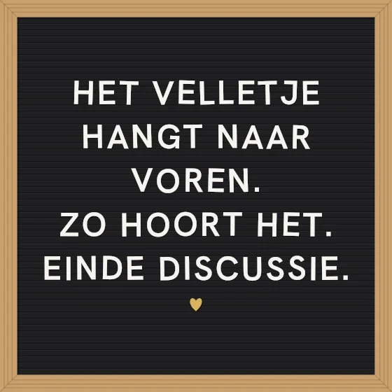Tegeltje "Het velletje hangt naar voren"
